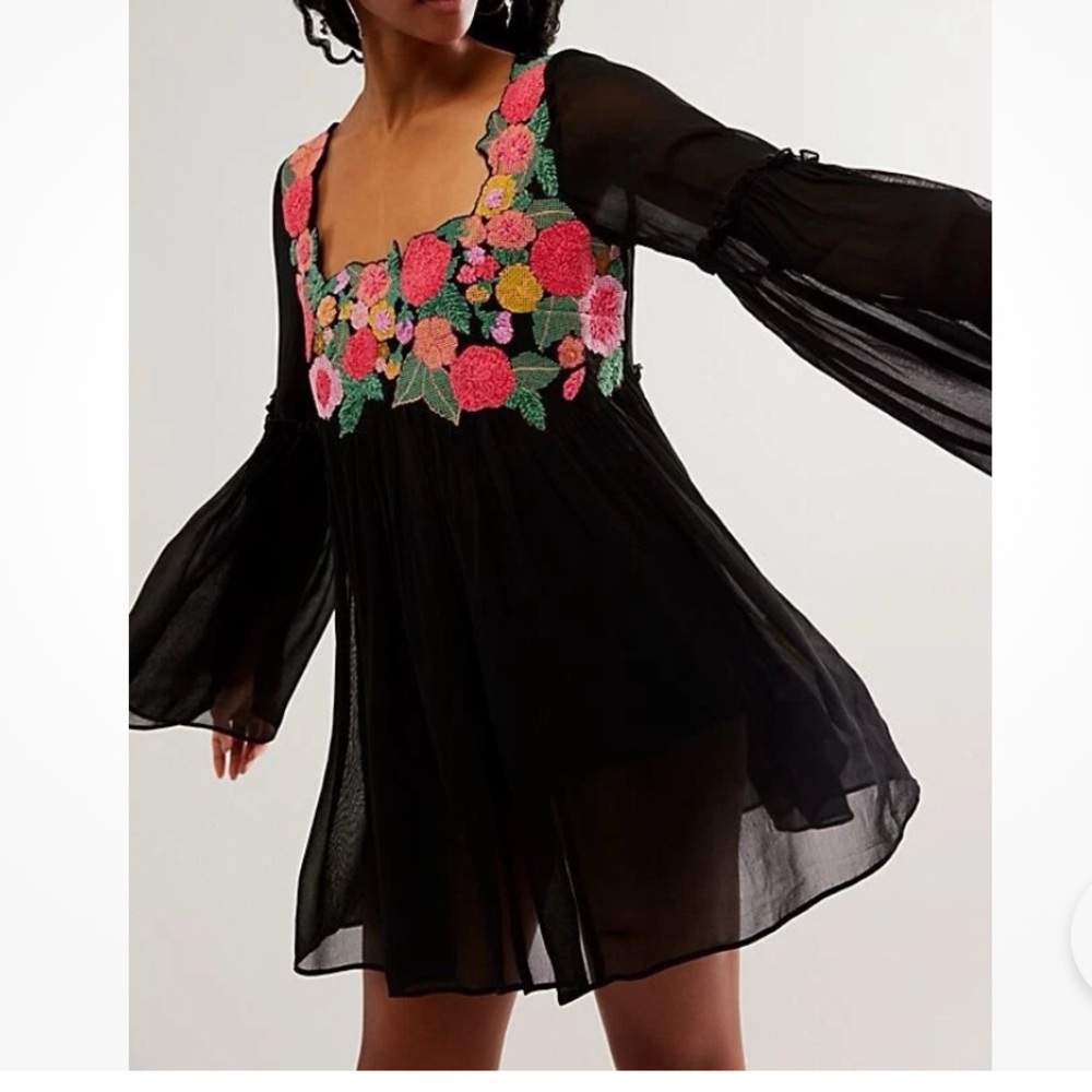 Free people Madeline Floral Embroidered Black Tunic top size S NWOT - Picture 1 of 7